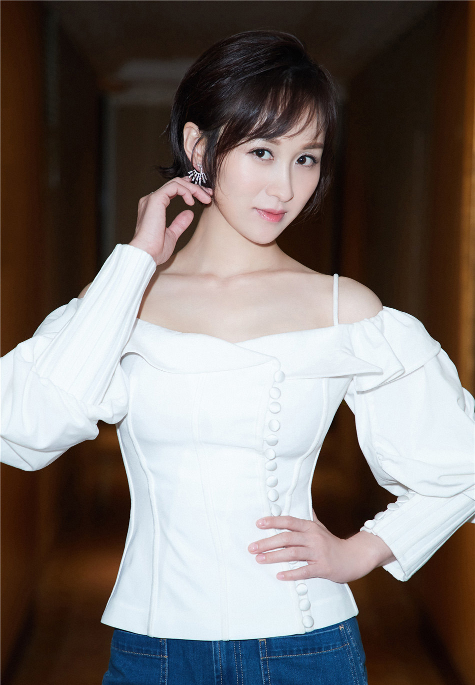 练练水手服性感时尚写真桌面壁纸图片