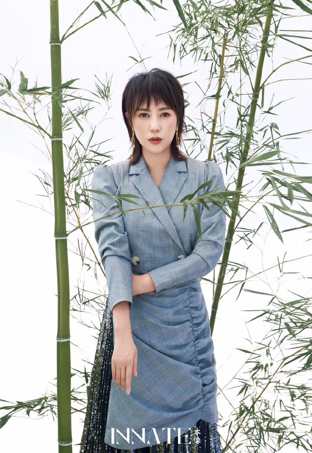 高清辽宁省丹东市宽甸满族自治美女马丽红色高叉长裙性感写真图片图片