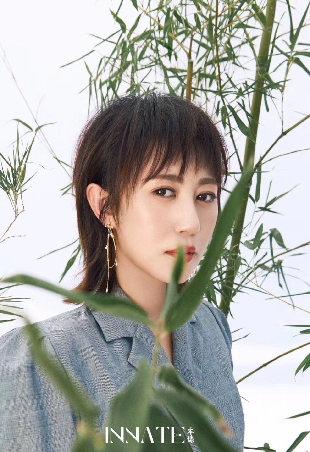 高清辽宁省丹东市宽甸满族自治美女马丽红色高叉长裙性感写真图片图片