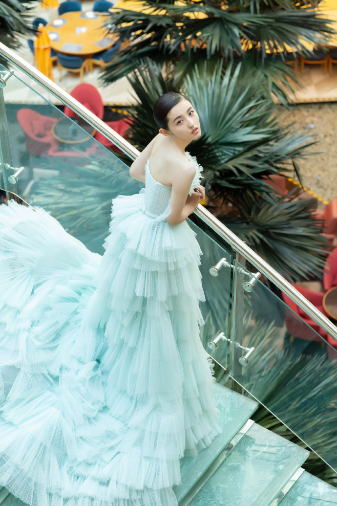张子枫甜美粉嫩写真图片图片