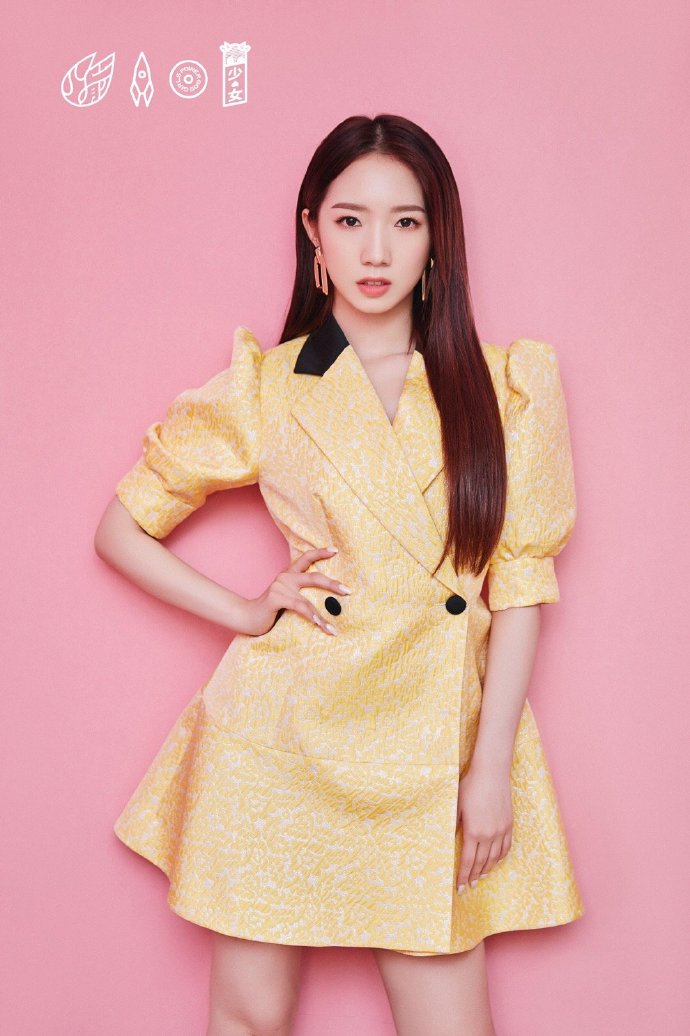 高清女明星孟美岐酷美西装写真图片图片