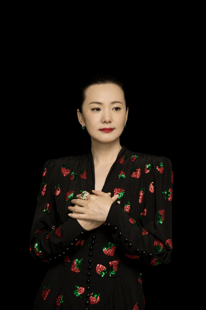 内地内蒙古呼和浩特女演员咏梅上海电影节闭幕式写真图片图片
