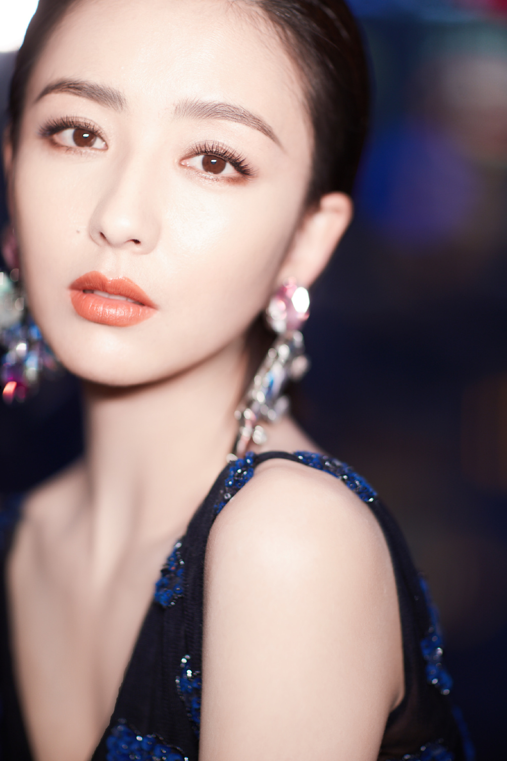 高清中国内地新疆伊犁影视女演员佟丽娅微博电影之夜性感写真图片图片