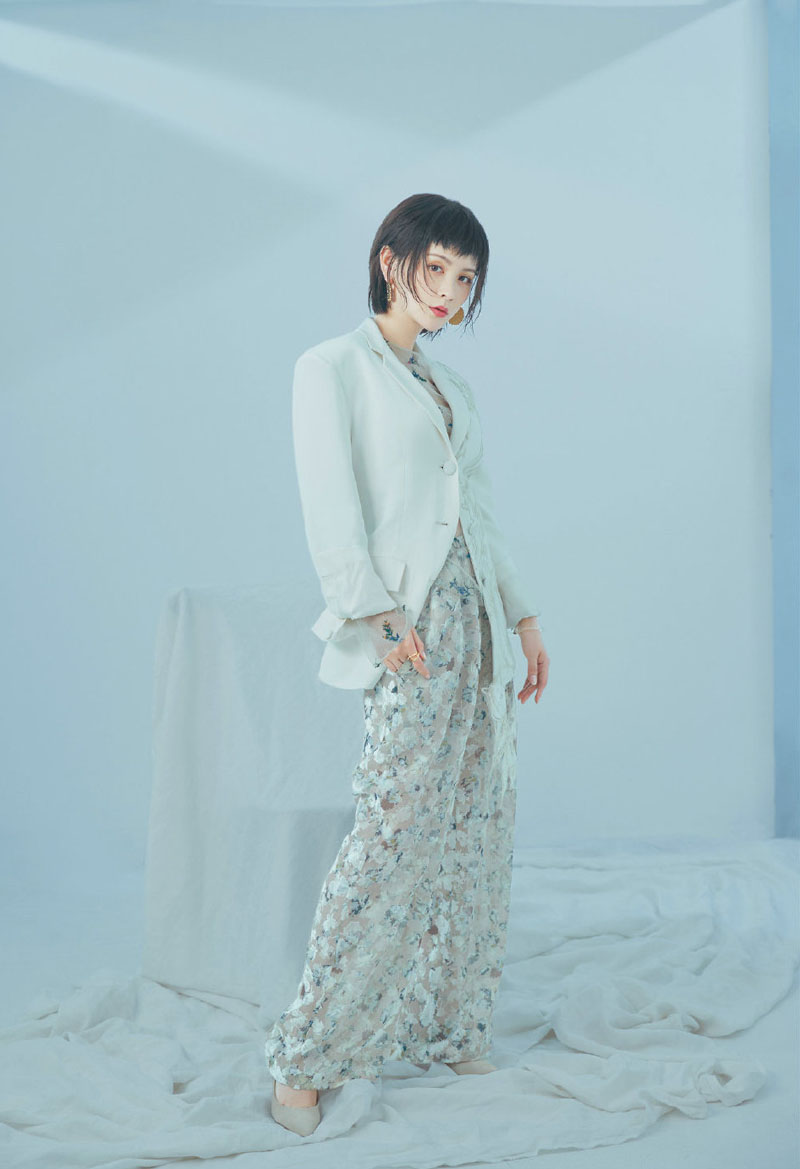 邓莎成熟魅力时尚写真大片图片