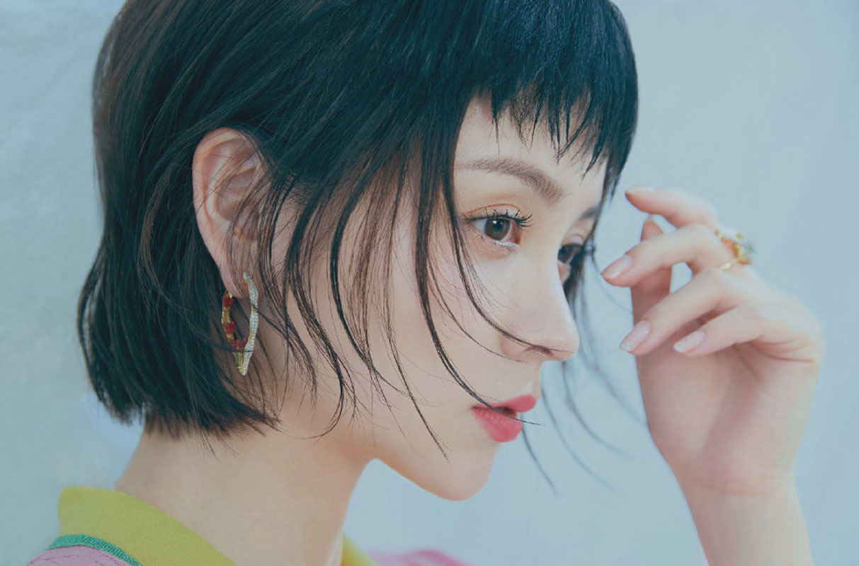 邓莎白裙温婉知性写真图片  邓莎图片图片