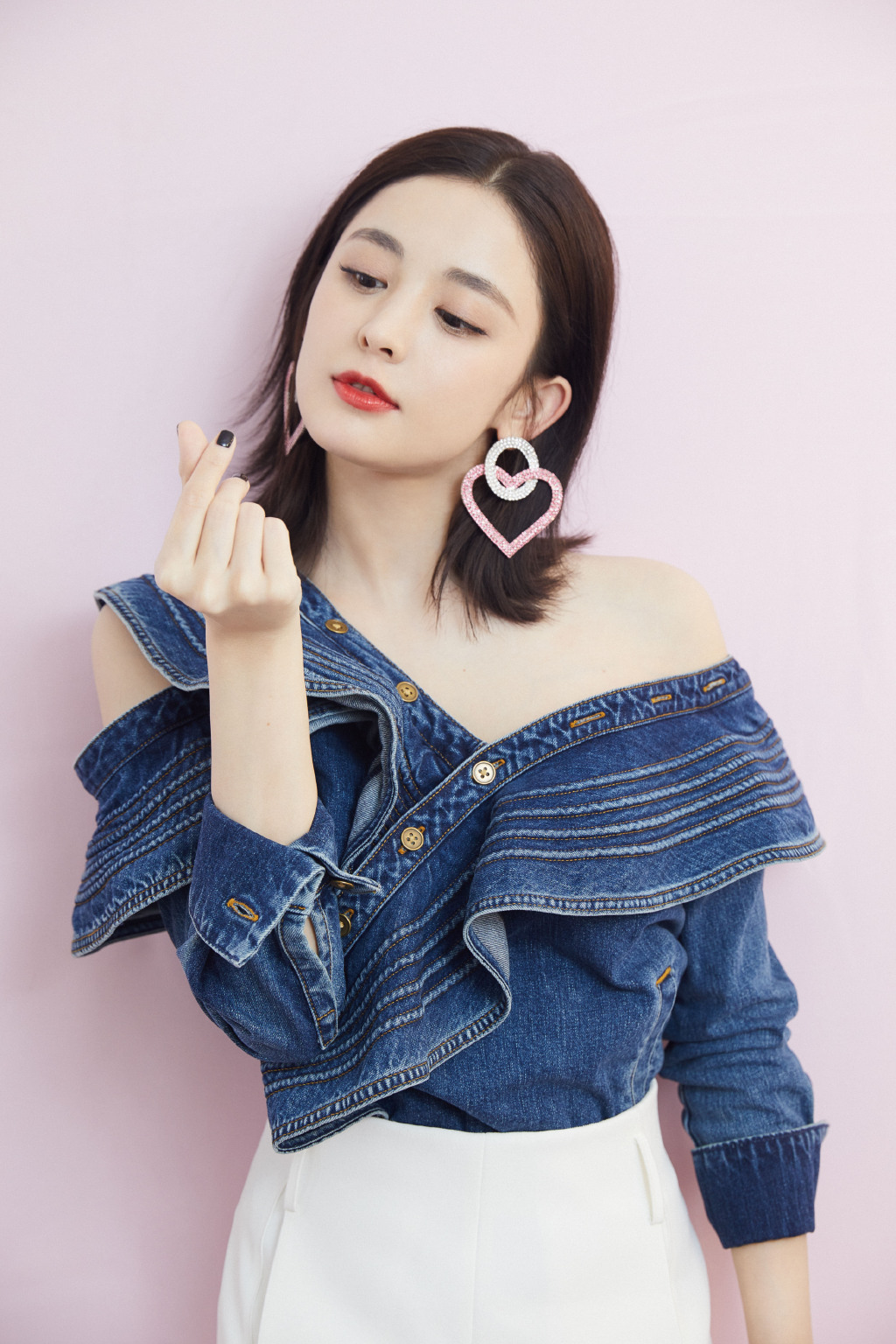 中国内地新疆乌鲁木齐市影视女演员古力娜扎微博之夜性感甜美写真图片图片