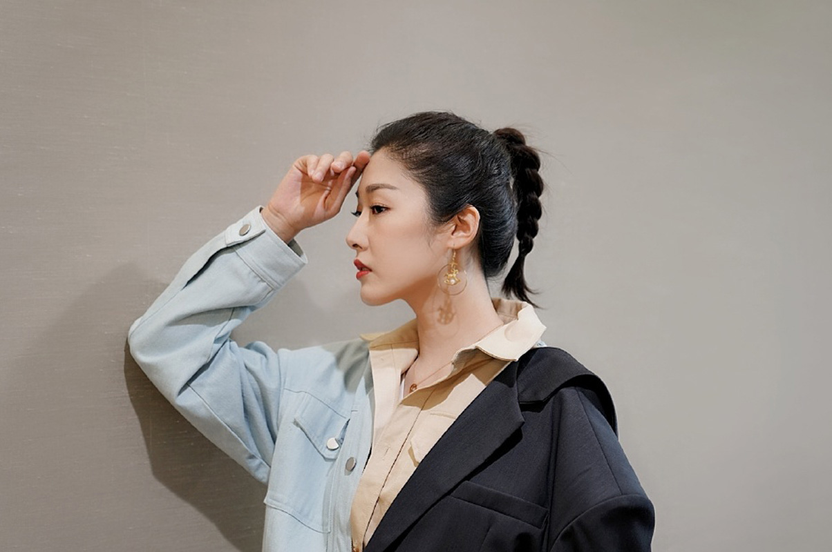 美女王双图片