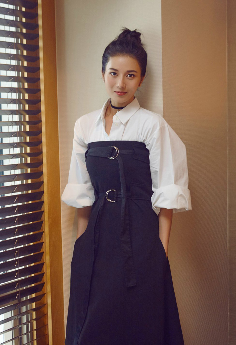 中国大陆四川省成都女演员彭杨甜美知性写真图片图片