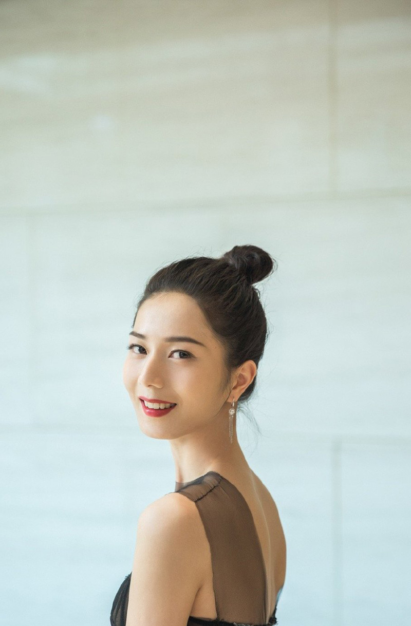 中国大陆四川省成都女演员彭杨上海电影节气质写真图片图片 中国大陆四川省成都女演员彭杨上海电影节气质写真图片图片
