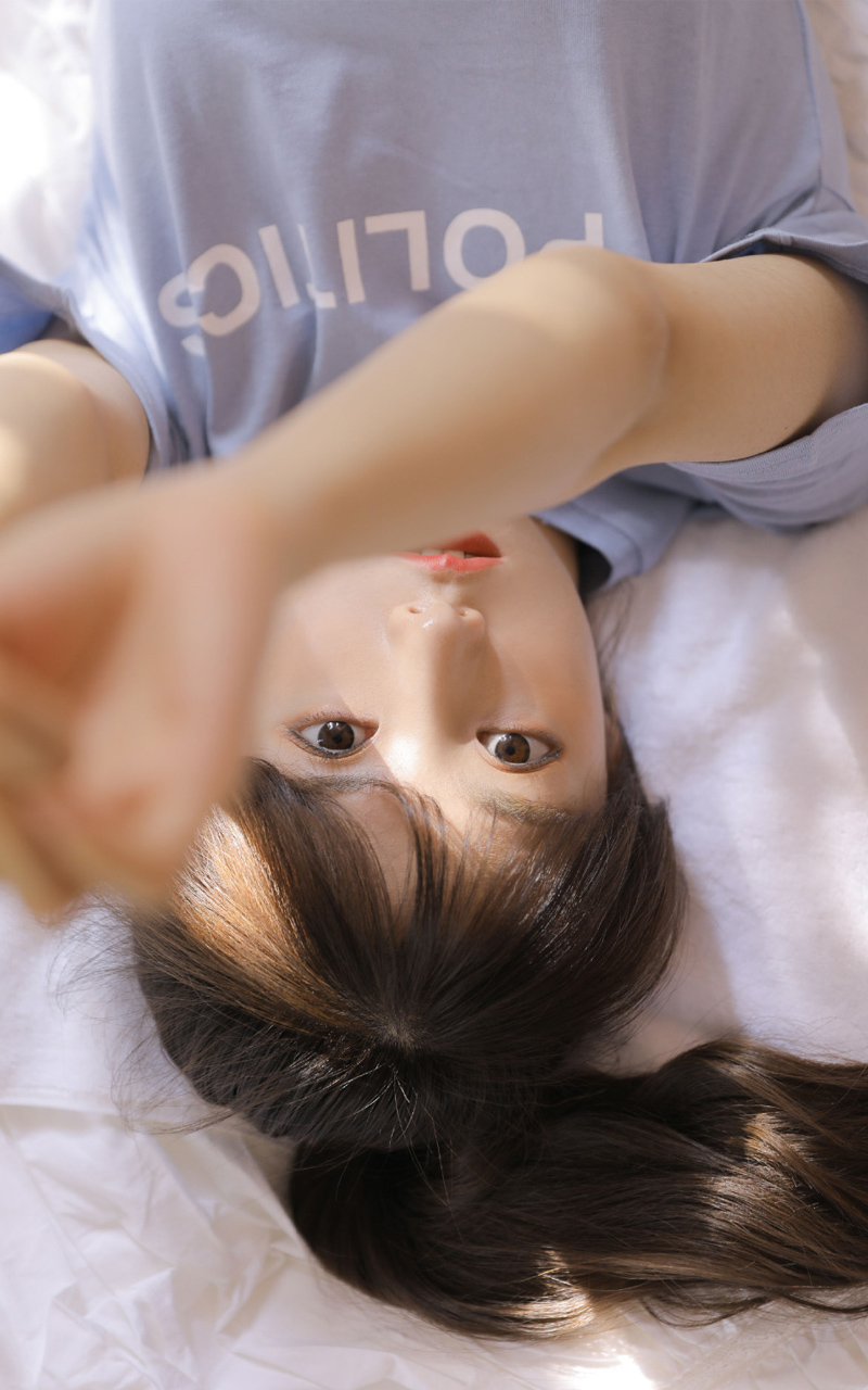 高清中国内地代黑龙江省哈尔滨新生女演员阚清子眼眸动人清新性感时尚大气艺术写真图片图片