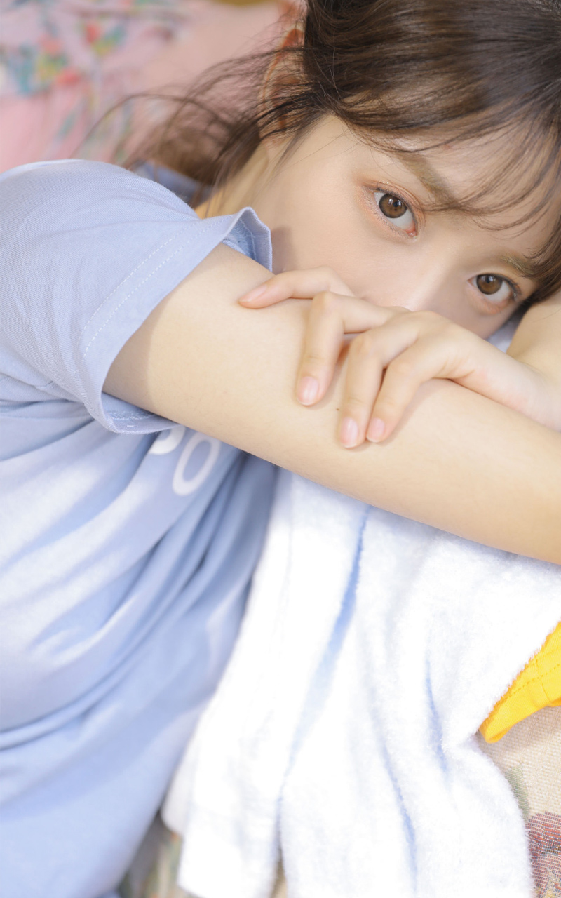 高清中国内地代黑龙江省哈尔滨新生女演员阚清子眼眸动人清新性感时尚大气艺术写真图片图片