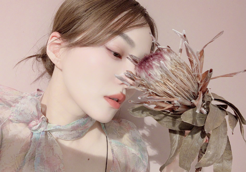 张韶涵红裙性感优雅写真图片图片