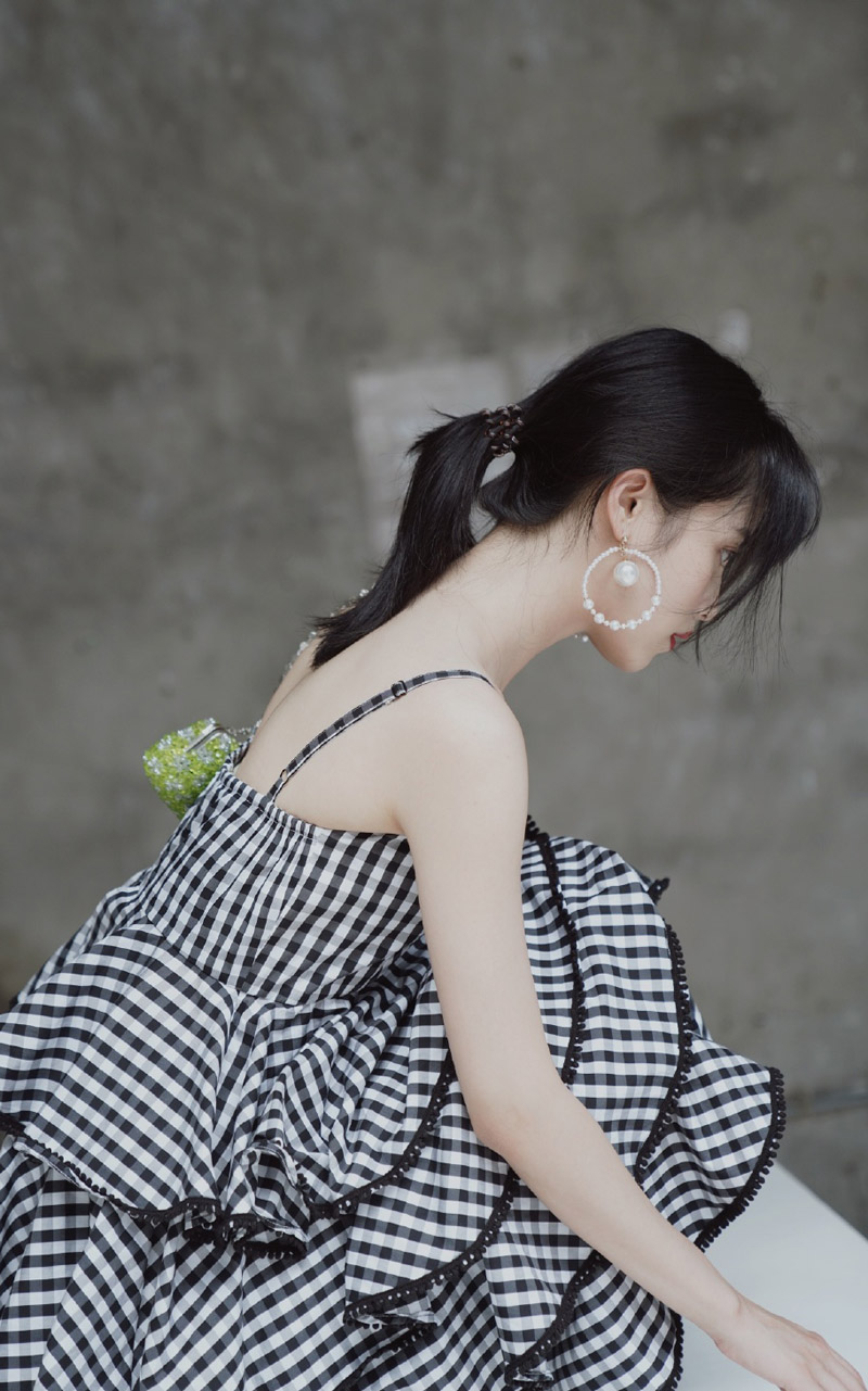 中国内地女广东陆丰模特章乐韵吊带裙迷人写真图片图片 中国内地女广东陆丰模特章乐韵吊带裙迷人写真图片图片