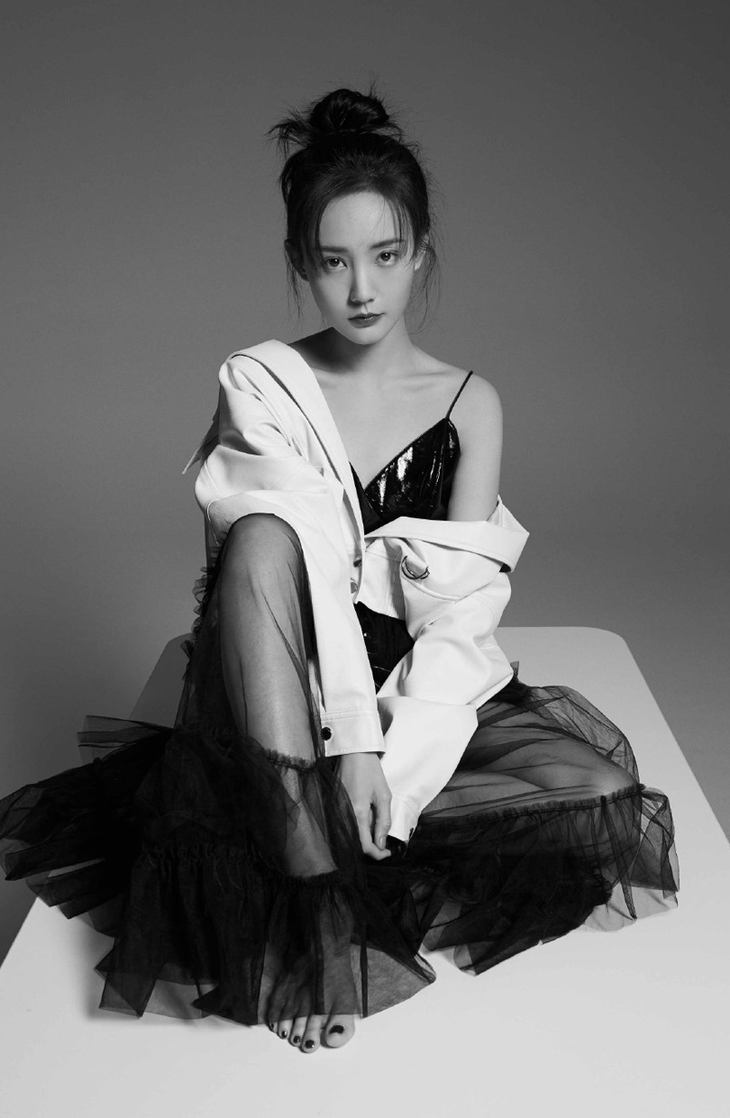 高清中国内地山东济南女演员李一桐Q清纯小公主白裙明星美女写真图片图片