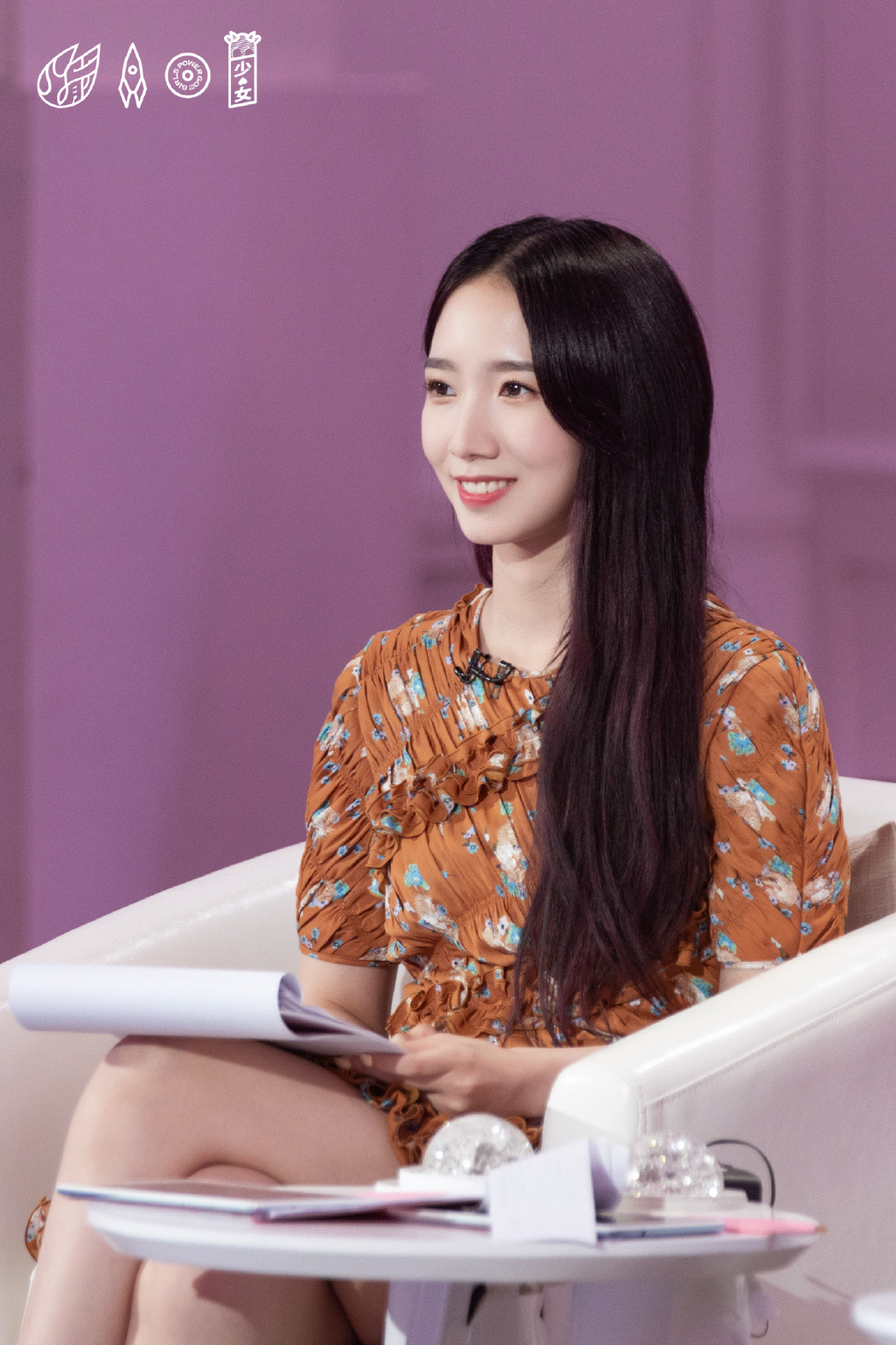 高清女明星孟美岐清爽干练写真图片图片