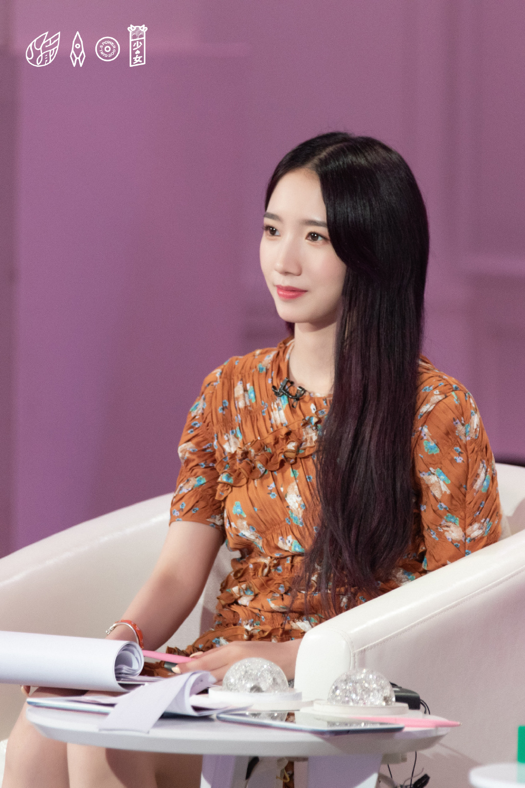 高清女明星孟美岐清爽干练写真图片图片