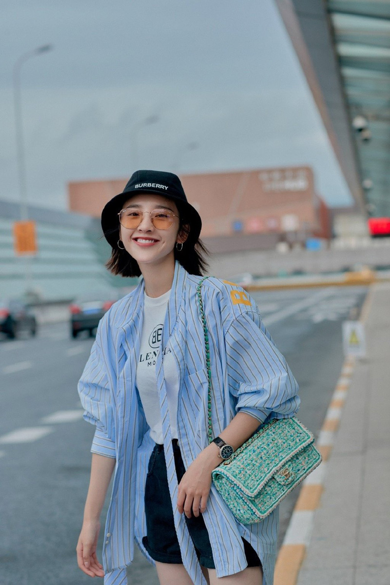 高清中国内地四川女演员唐艺昕男友风休闲街拍图片图片 高清中国内地四川女演员唐艺昕男友风休闲街拍图片图片