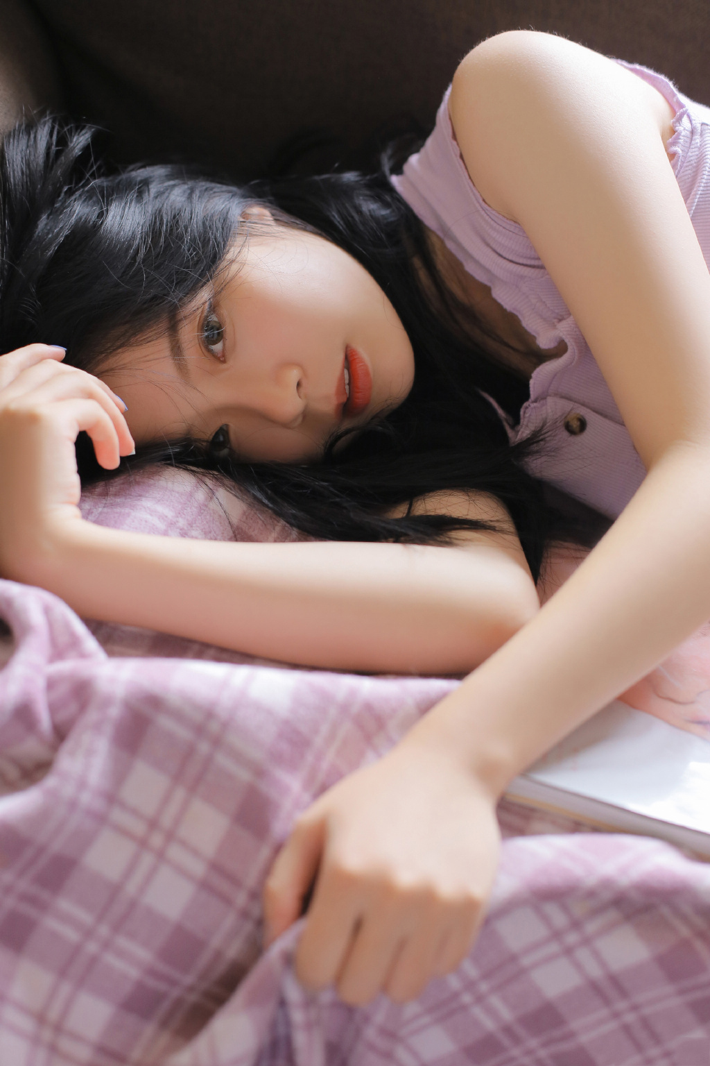 高清北京美女王菲时尚芭莎个性封面大片图片
