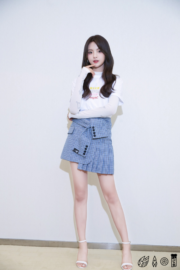 高清江苏性感美女星杨超越甜美糖果色写真图片图片