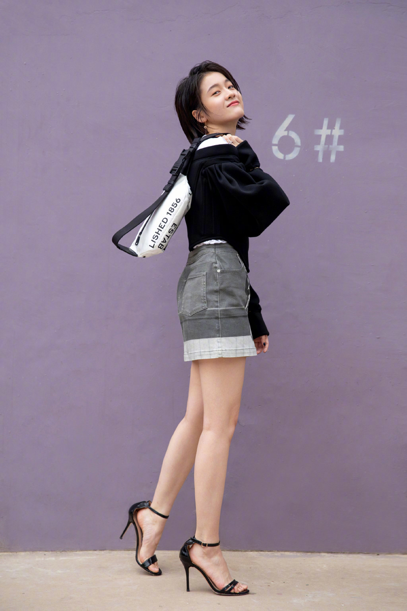 中国内地浙江省义乌女演员张雪迎时尚个性写真图片图片 中国内地浙江省义乌女演员张雪迎时尚个性写真图片图片
