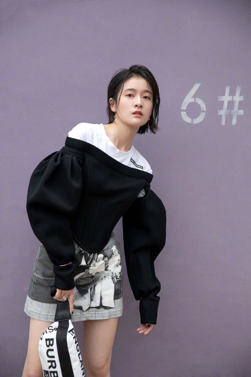 中国内地浙江省义乌女演员张雪迎时尚个性写真图片图片