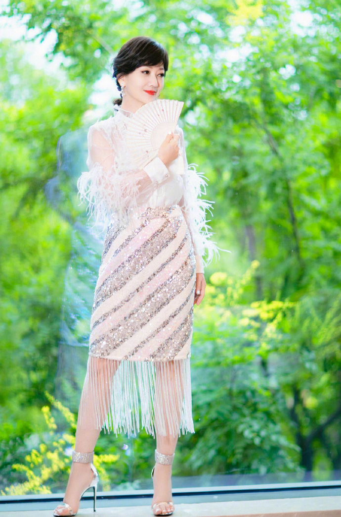 赵雅芝优雅知性写真图片图片