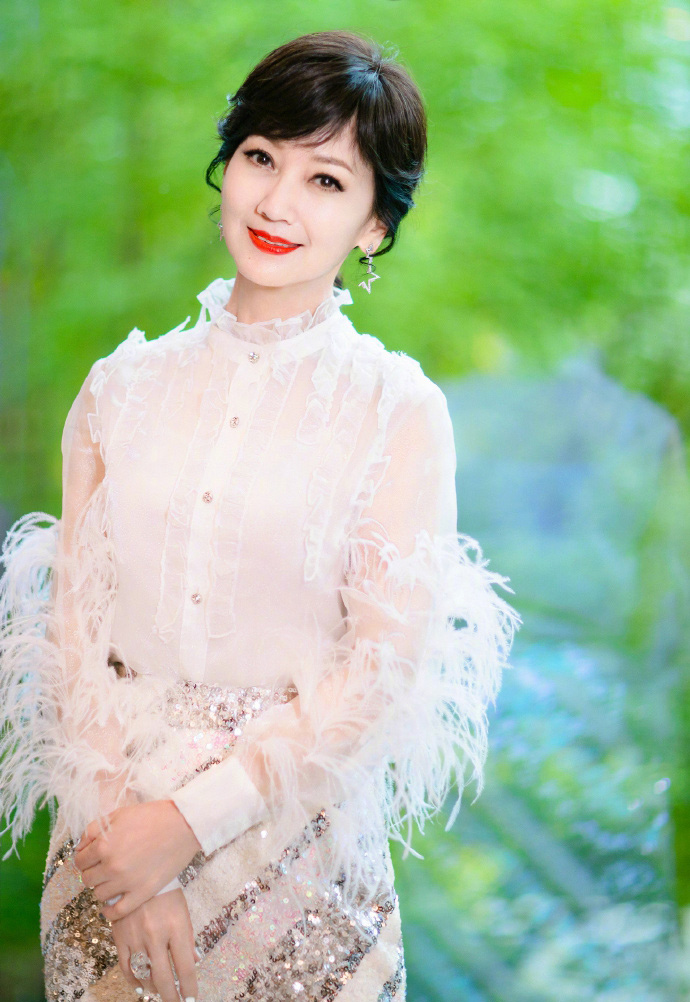 赵雅芝优雅知性写真图片图片