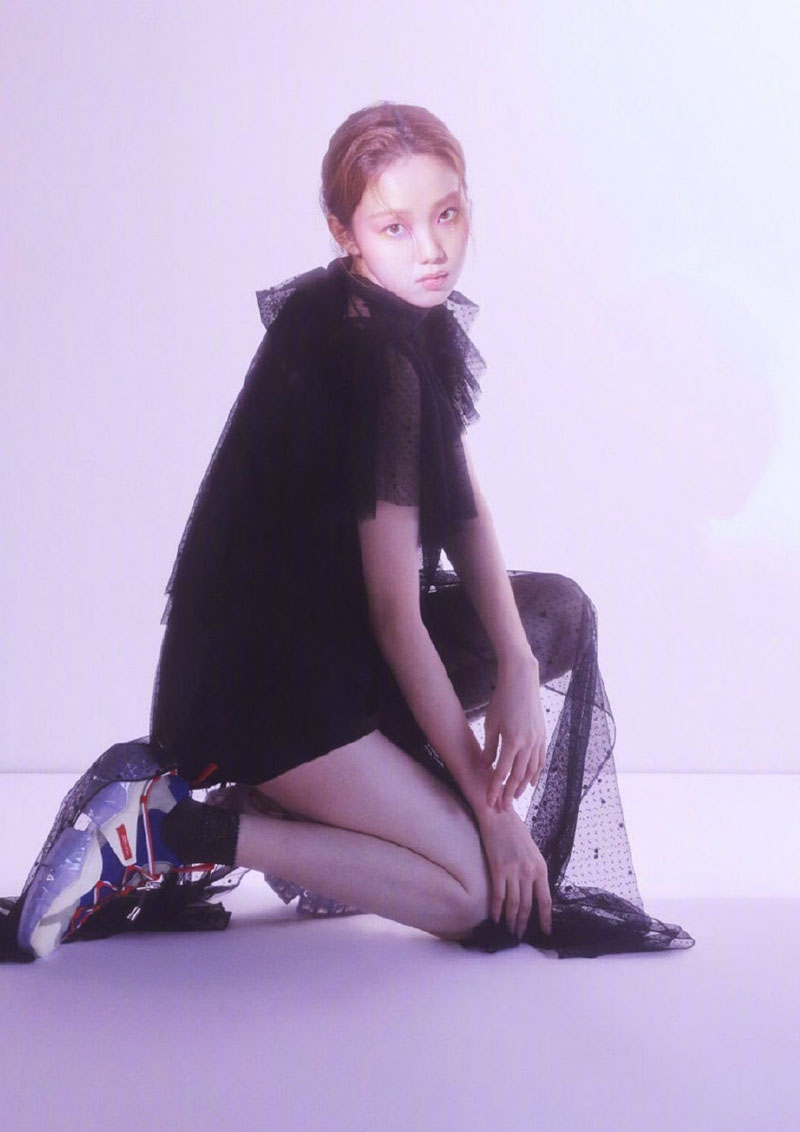 高清韩国女演员模特李圣经HarpersBazaar杂志写真图片图片