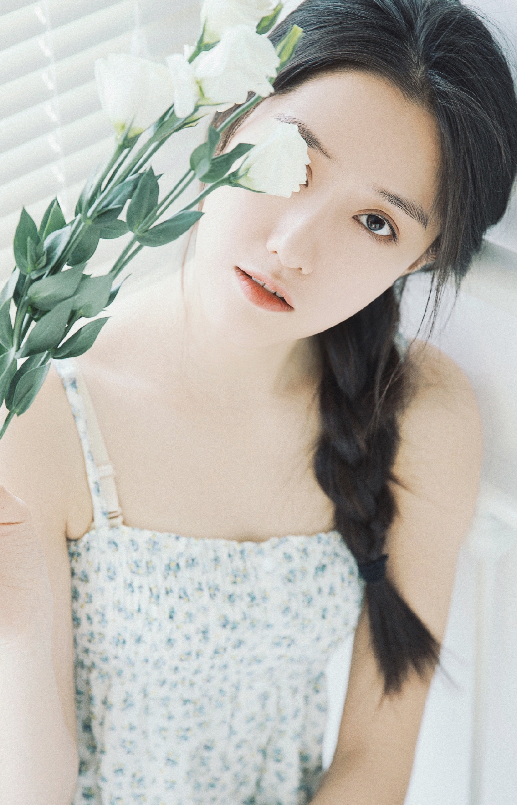 中国内地女演员王瑛瑛甜美慵懒写真图片图片