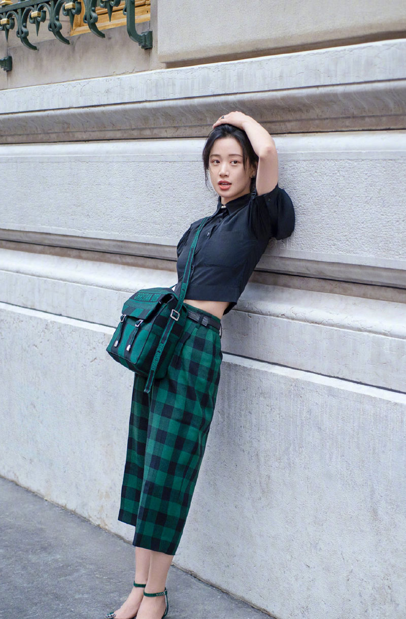 中国内地湖南长沙女演员李梦时尚魅力杂志写真大片图片