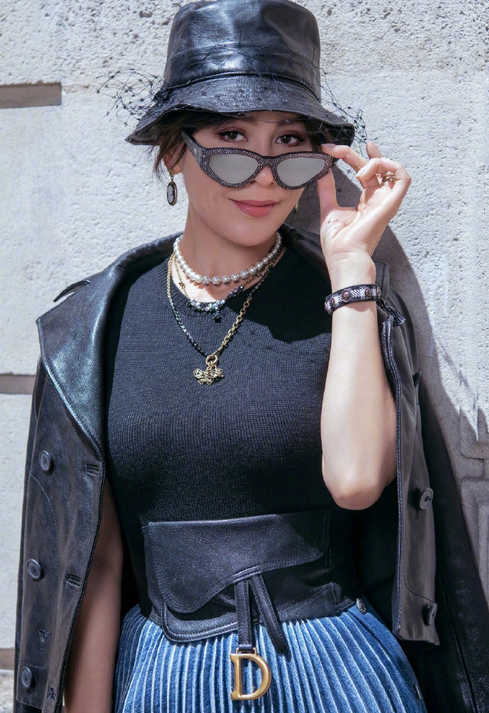 高清江苏苏州美女刘嘉玲品牌活动照优雅图片图片