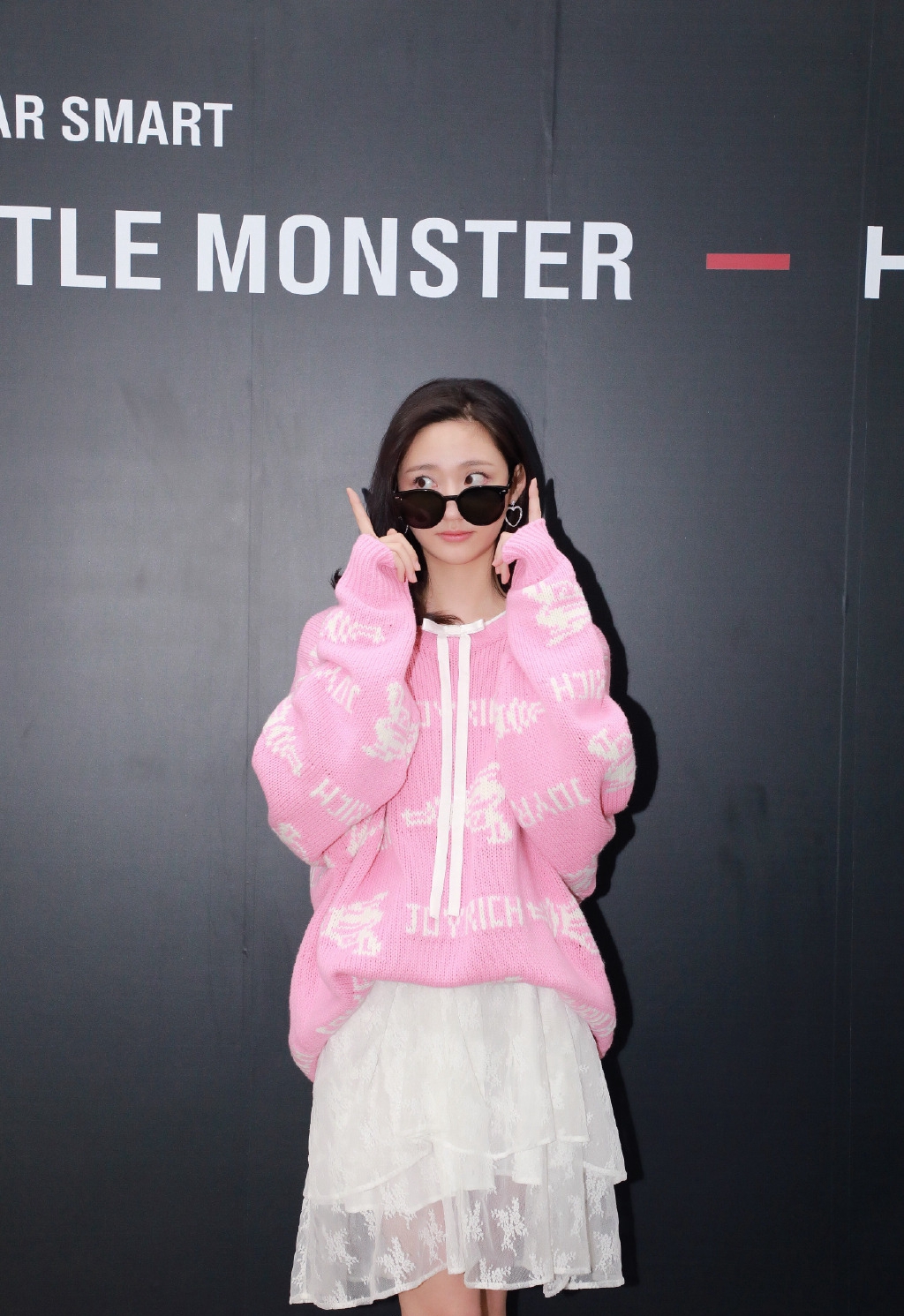 中国内地女演员王莫涵白裙仙气十足写真图片图片