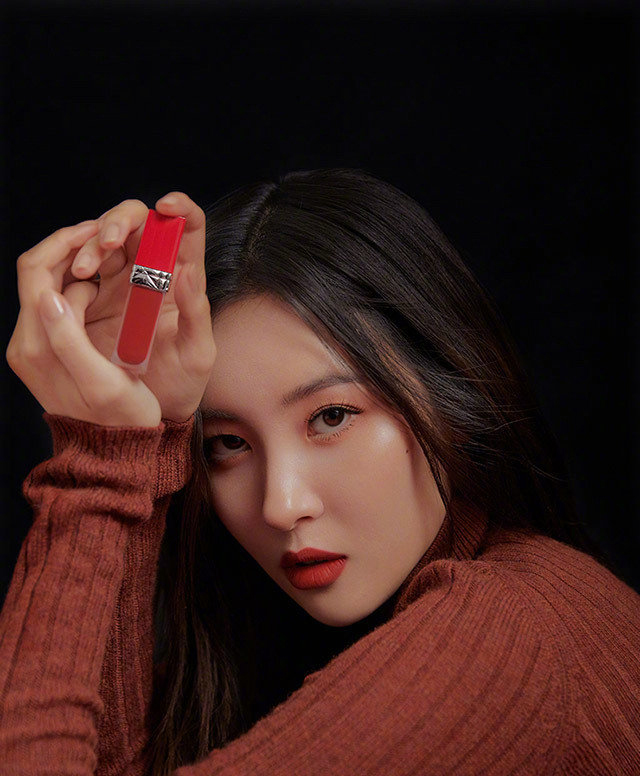 李宣美图片