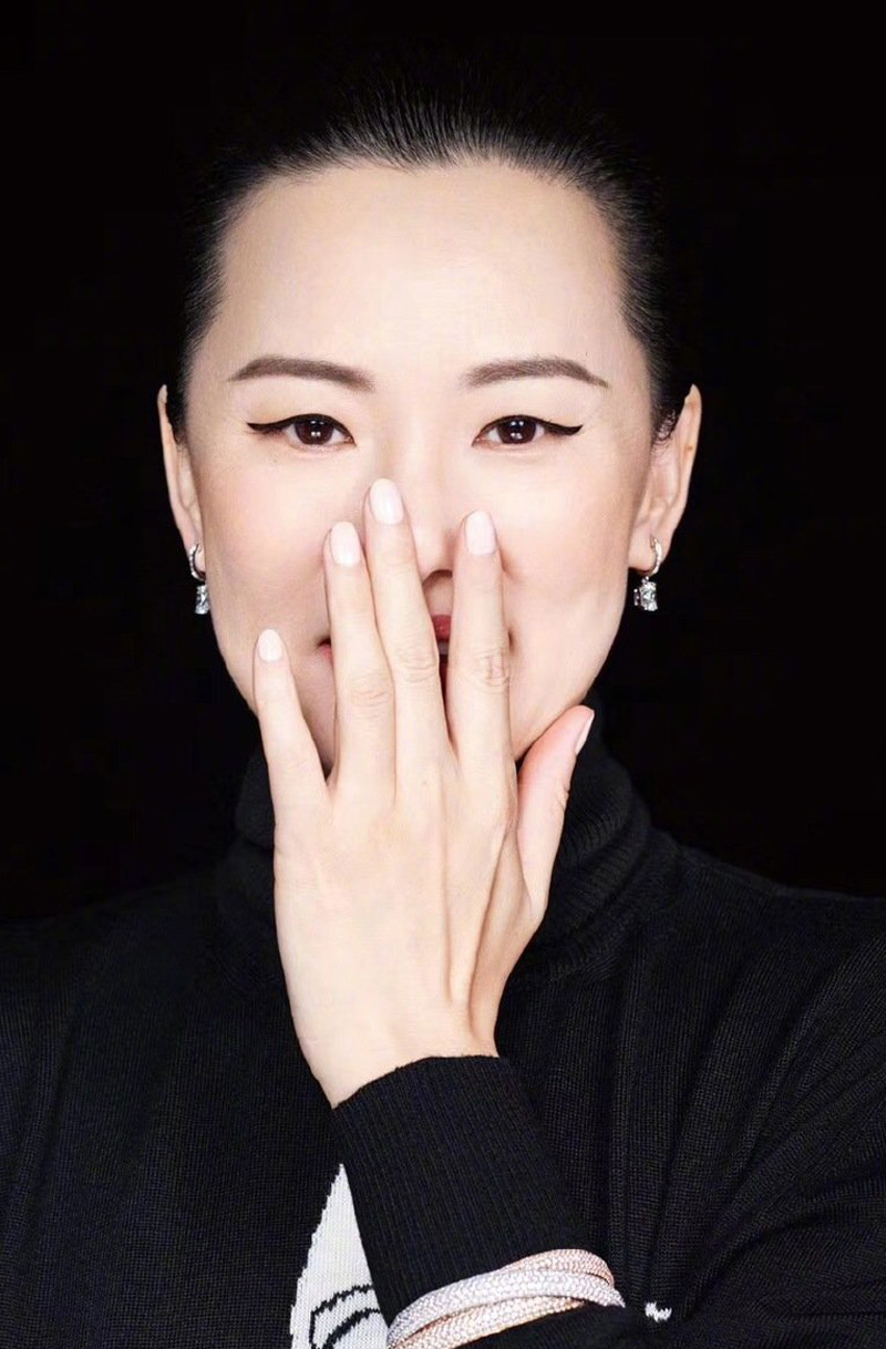内地内蒙古呼和浩特女演员咏梅优雅大气时尚写真大片图片