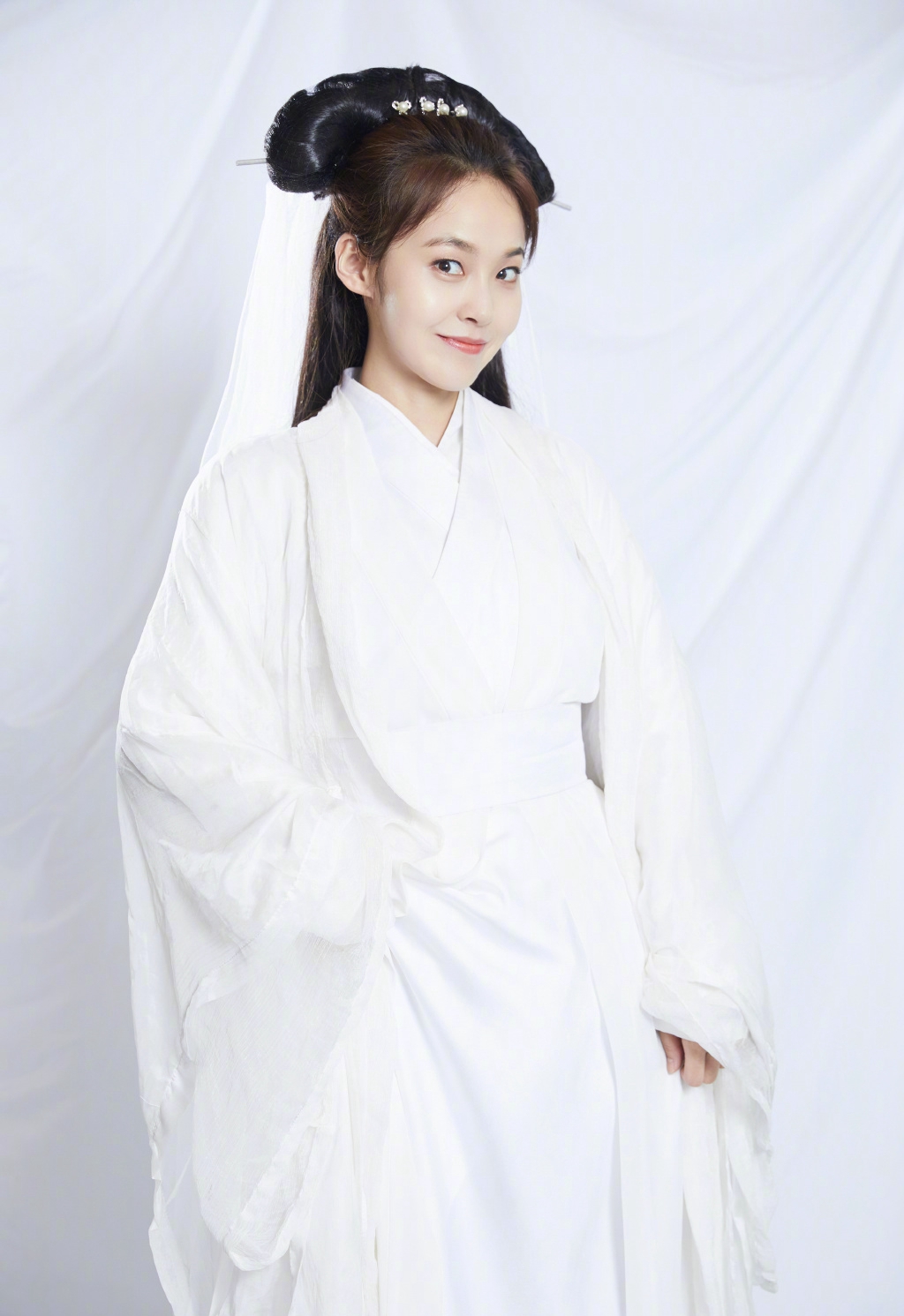 高清吉林省辽源女明星张佳宁清新白娘子造型图片图片