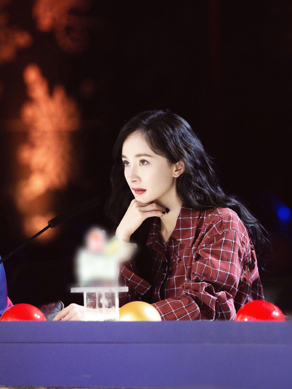 杨幂格子衫性感剧照图片图片