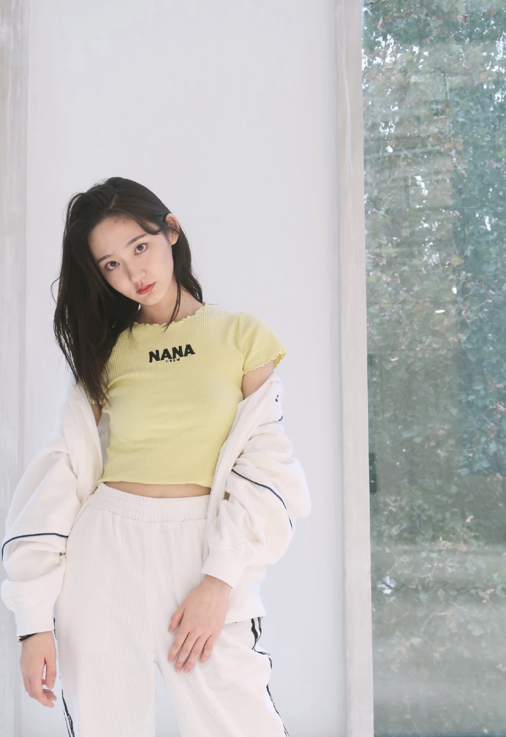 中国内地女演员王莫涵优雅光影写真图片图片