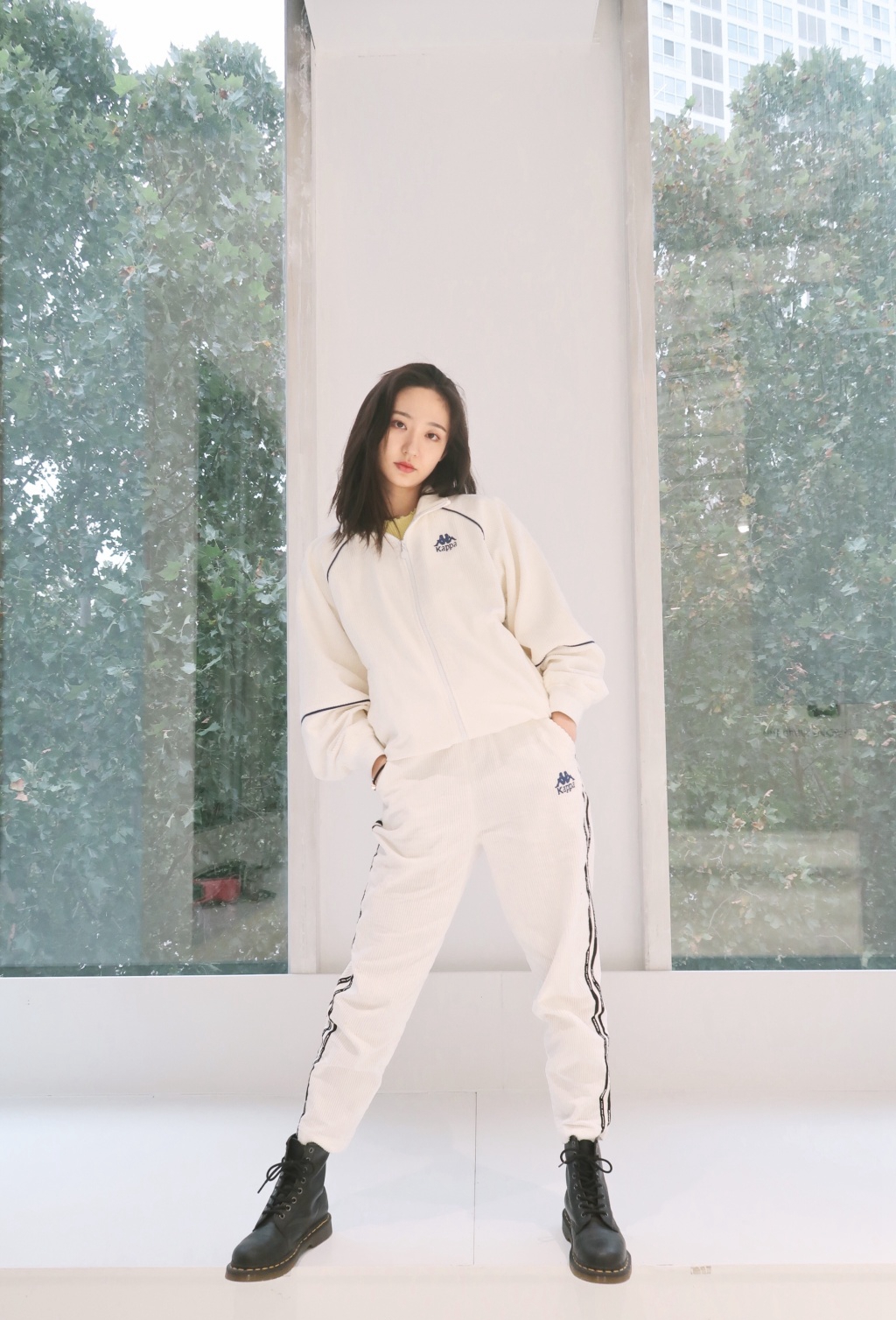 中国内地女演员王莫涵优雅光影写真图片图片