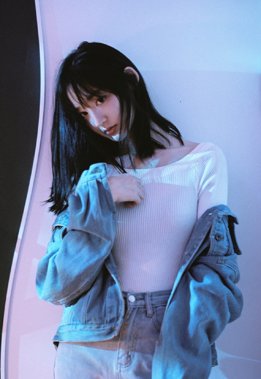 中国内地女演员王莫涵优雅光影写真图片图片