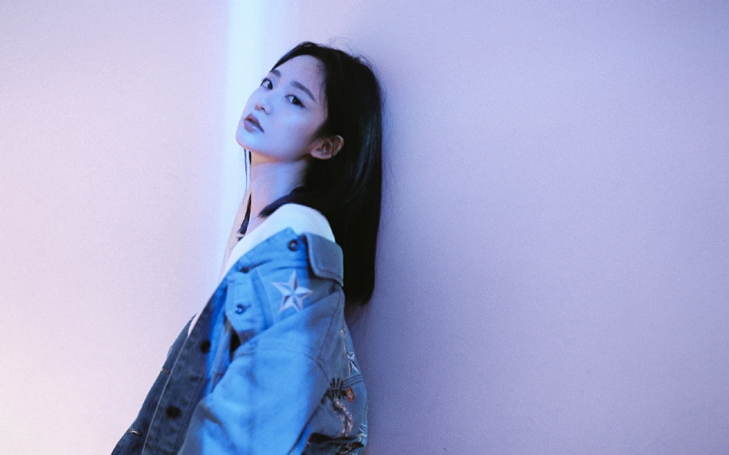 中国内地女演员王莫涵优雅光影写真图片图片