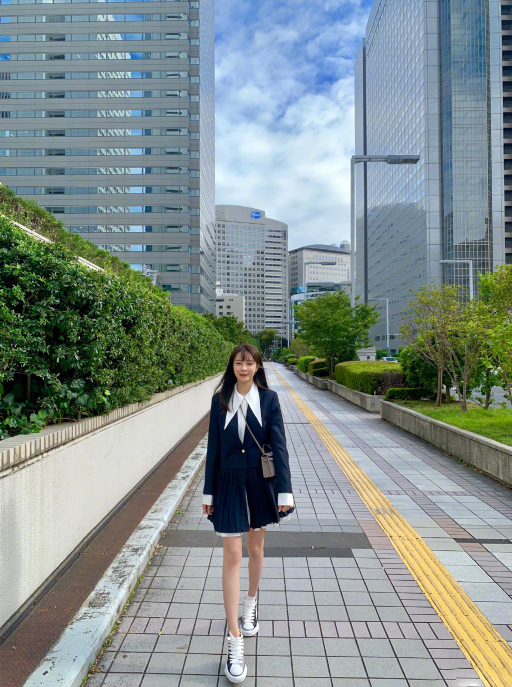 高清湖南省湘西吉首市美女沈梦辰抹胸性感唯美写真图片图片