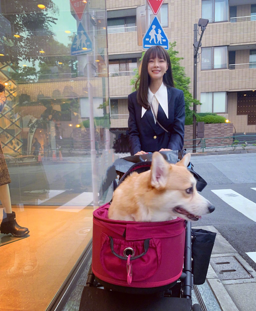 高清湖南省湘西吉首市美女沈梦辰抹胸性感唯美写真图片图片