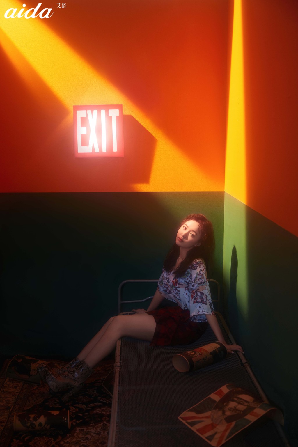 高清山东省青岛美女江铠同冷艳洋装小女人霸气时尚写真图片