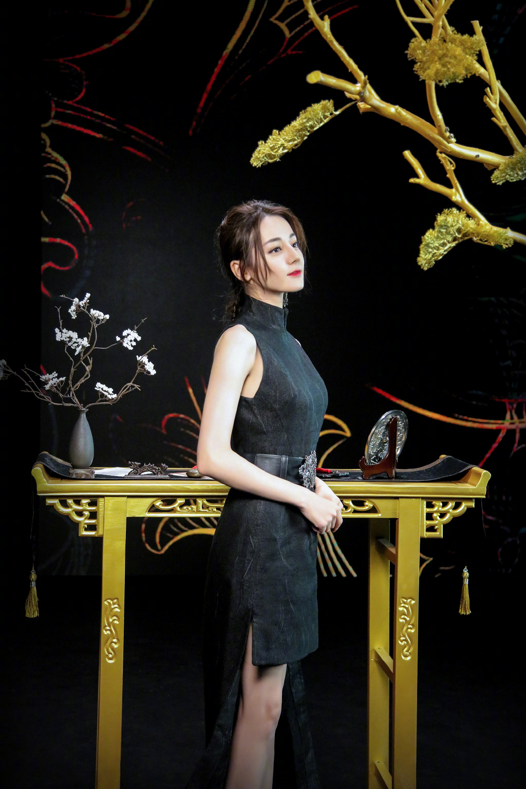 新疆乌鲁木齐美女演员迪丽热巴性感迷人写真桌面壁纸图片