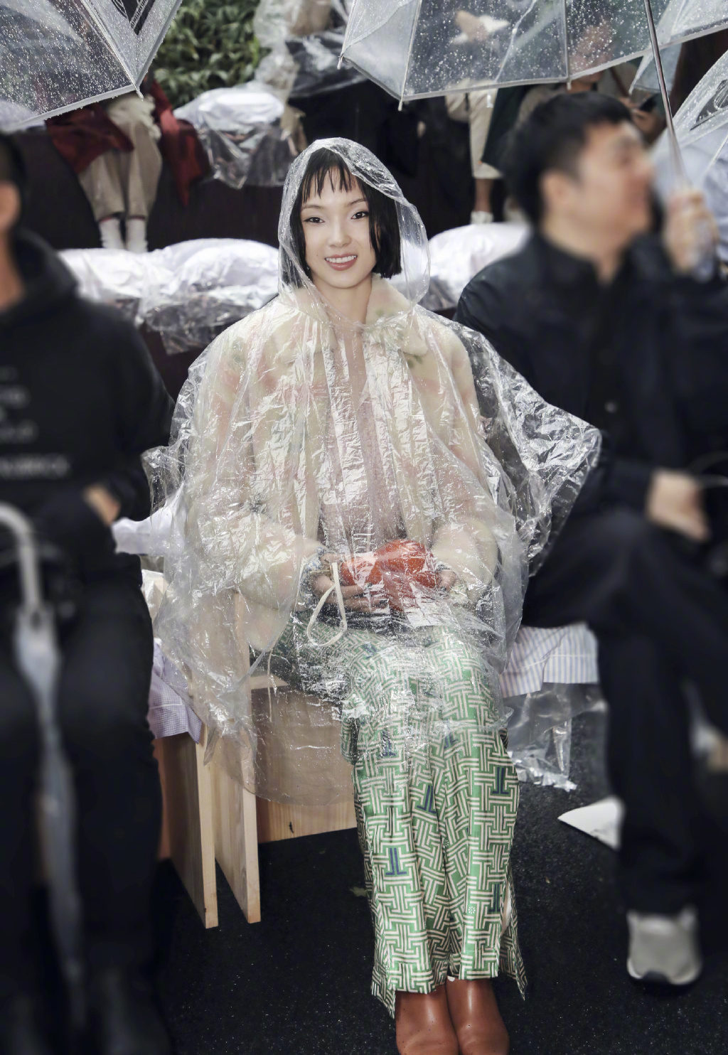 雎晓雯时尚杂志大片写真桌面壁纸图片