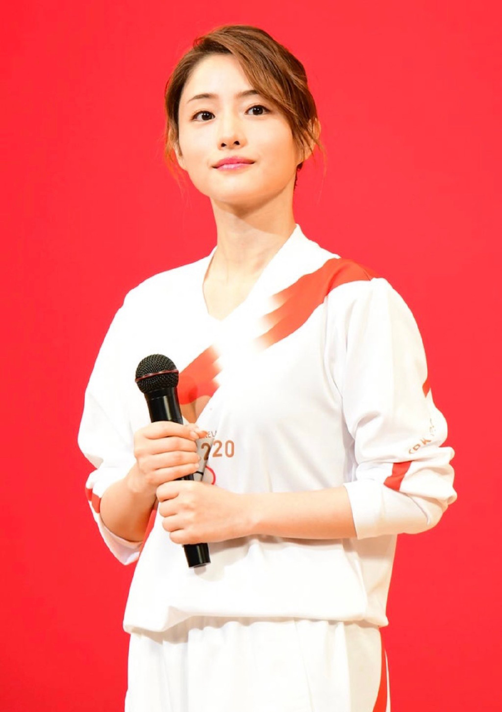 高清日本东京美女石原里美火炬手服装图片图片