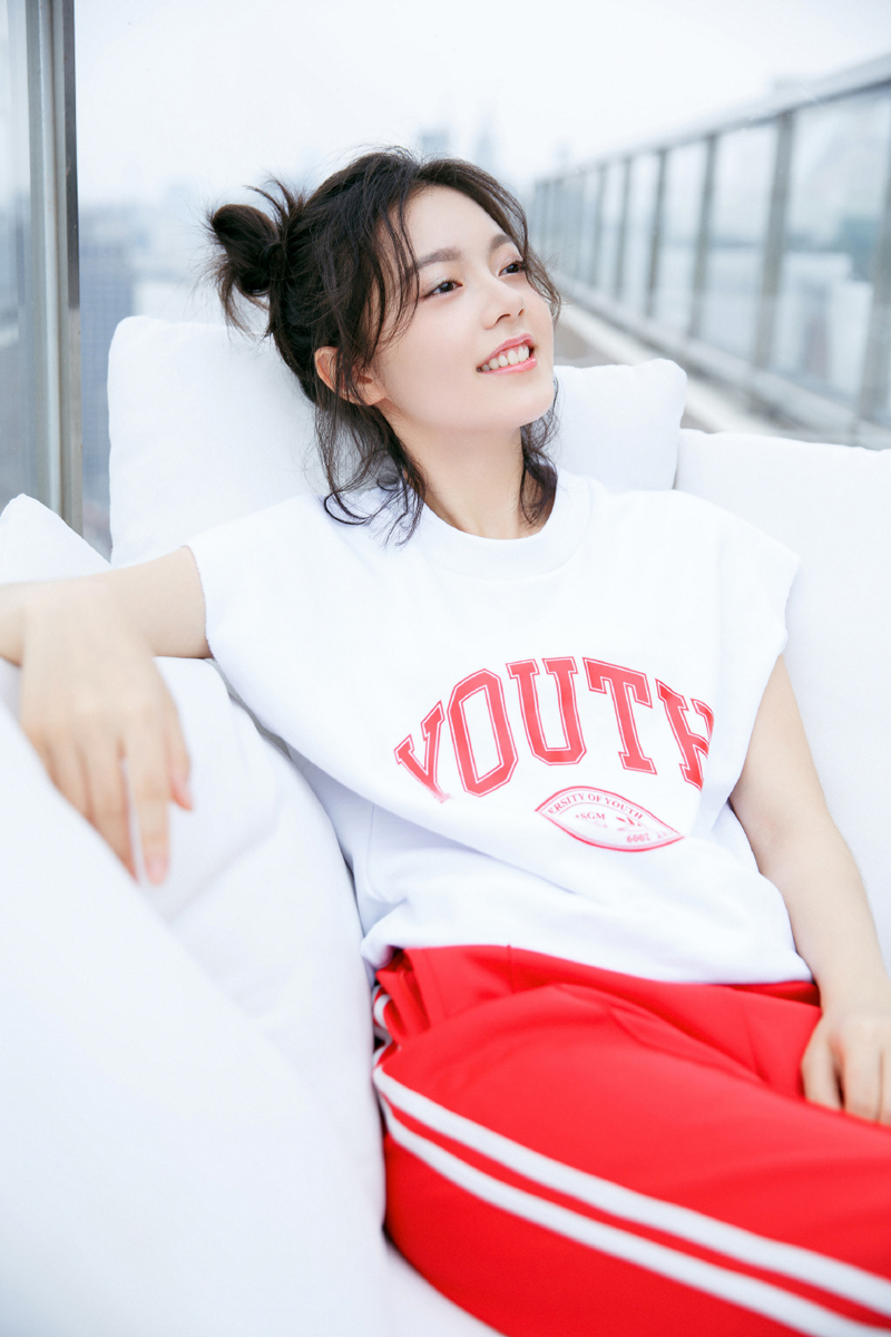 高清中国内地辽宁省沈阳女演员赵今麦甜美元气写真图片图片