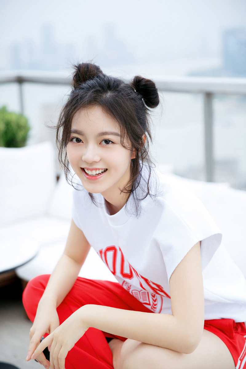 高清中国内地辽宁省沈阳女演员赵今麦甜美元气写真图片图片