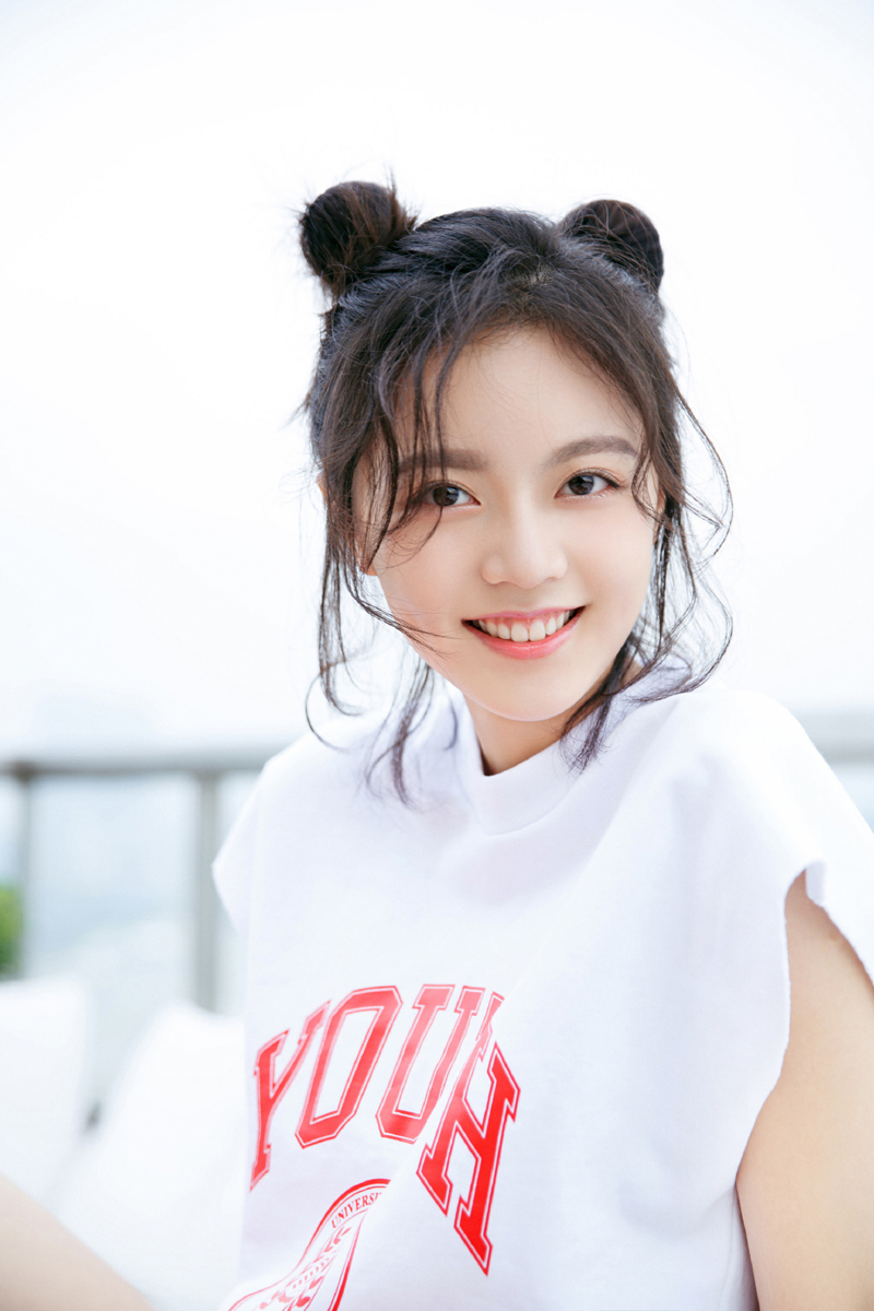 高清中国内地辽宁省沈阳女演员赵今麦甜美元气写真图片图片