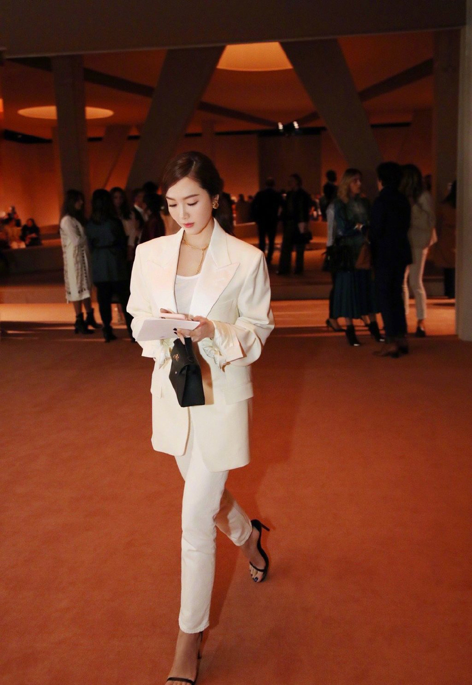 高清美国加利福尼亚州旧金山女演员郑秀妍代言写真图片图片
